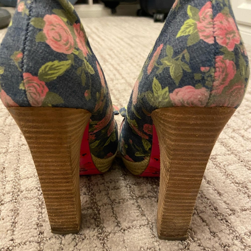 Betsey Johnson Maggi Rose Chunky Heels - Picture 5 of 8
